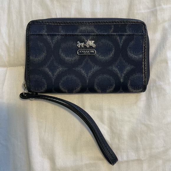 Coach Handbags - Coach Wristlet Wallet